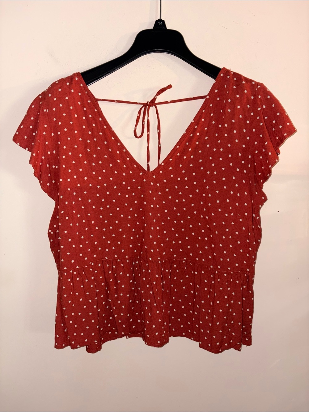 Abercrombie polka dot tie-back flutter sleeve peplum blouse size M